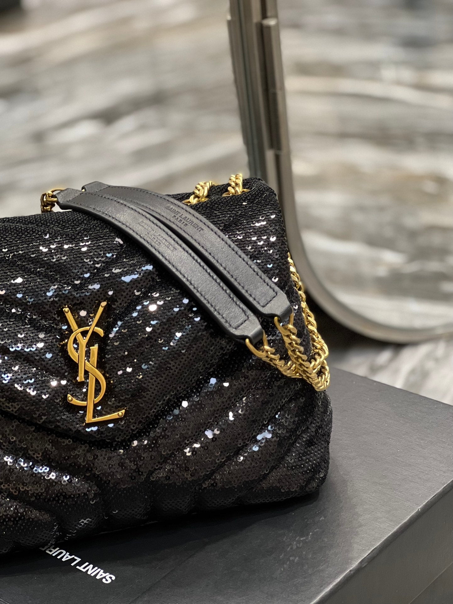 Yves Saint Laurent Loulou Small Chain Bag Black