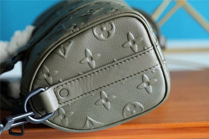 Franco Shops - Louis Vuittons  - 9437
