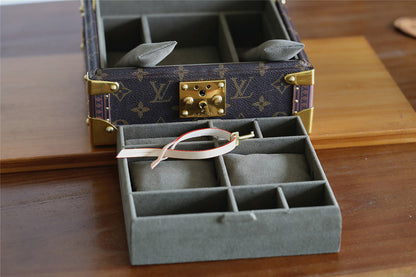 Franco Shops - Louis Vuittons  - 9547