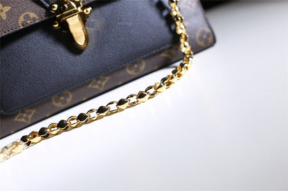 The Franco Shops - Louis Vuittons  - 7840