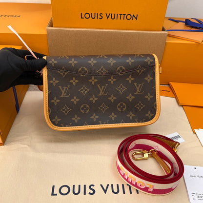 Franco Shops - Louis Vuittons  - 15840