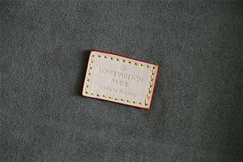 Franco Shops - Louis Vuittons  - 9547