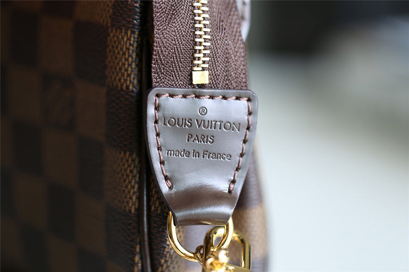 Franco Shops - Louis Vuittons  - 9377