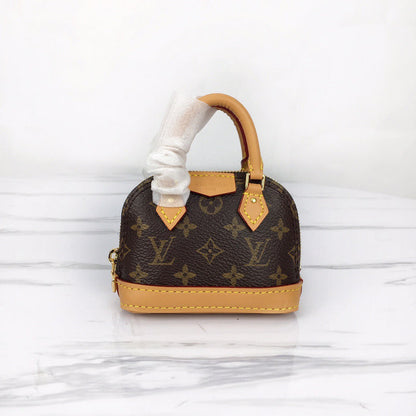 The Franco Shops - Louis Vuittons  - 12046