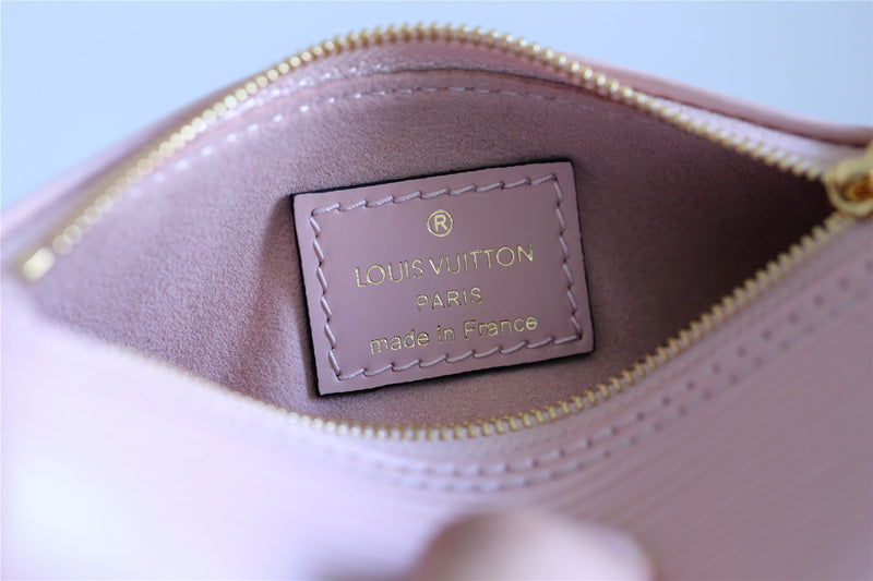 The Franco Shops - Louis Vuittons  - 7981