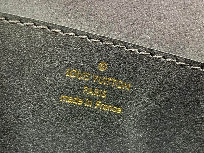 Franco Shops - Louis Vuittons  - 15745