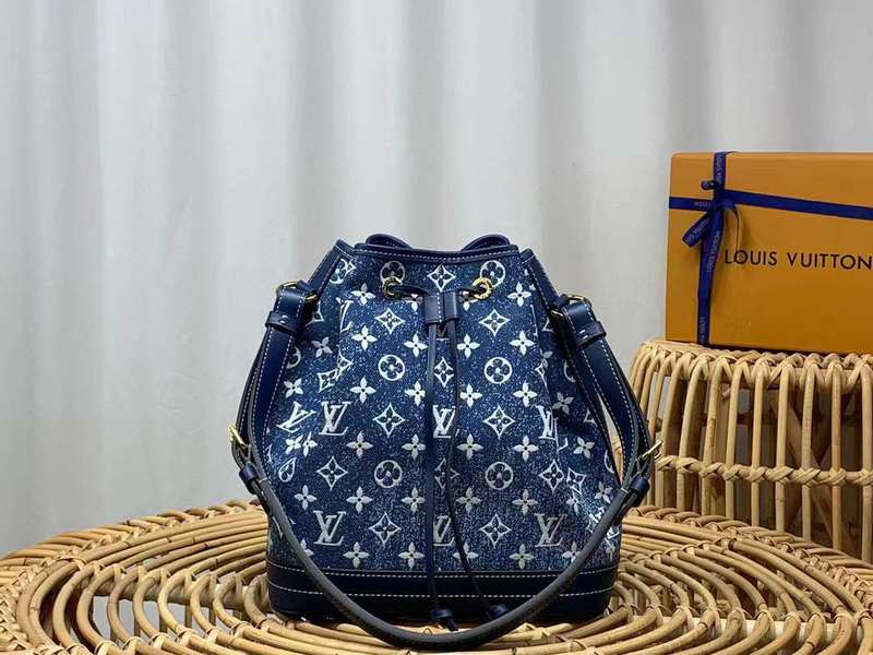 The Franco Shops - Louis Vuittons  - 12097