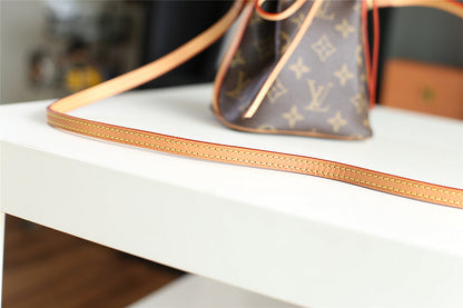 Franco Shops - Louis Vuittons  - 9390