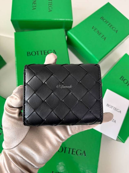 Luxury Bottega Veneta Intrecciato Trifold Half Wallet Black