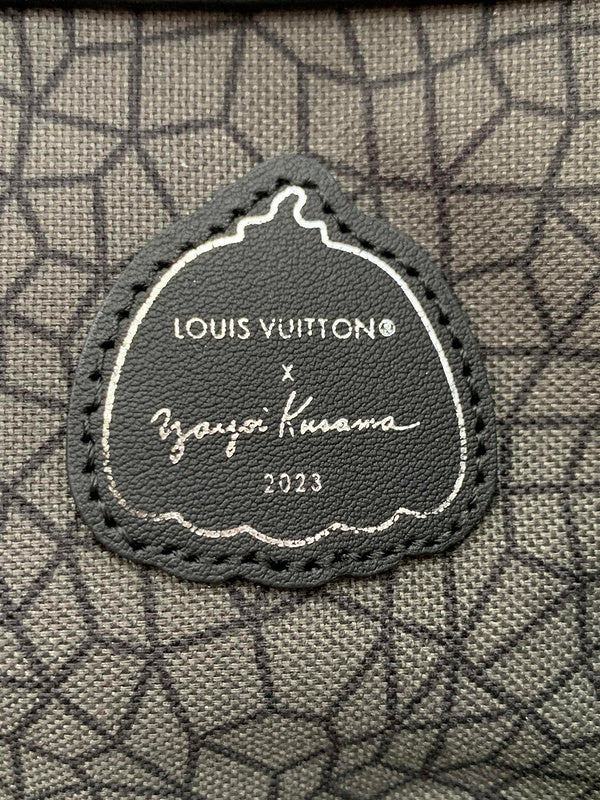 Franco Shops - Louis Vuittons  - 15500