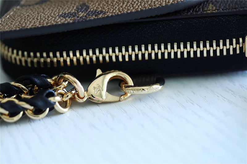 Franco Shops - Louis Vuittons  - 9300