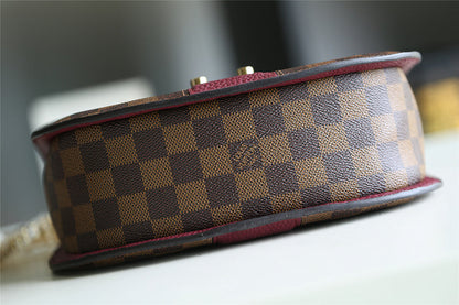 The Franco Shops - Louis Vuittons  - 7812