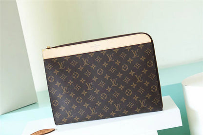 Franco Shops - Louis Vuittons  - 10546