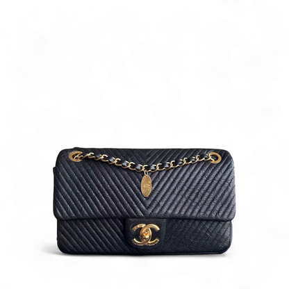 Chanel Seasonal Flap Medium - 25CM Surpique CC Herringbone Medallion Flap Chevron Goatskin Black Gold Hardware Series 21