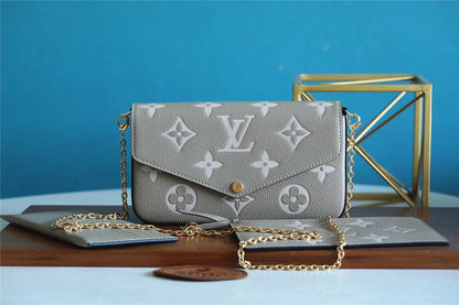 The Franco Shops - Louis Vuittons  - 7668