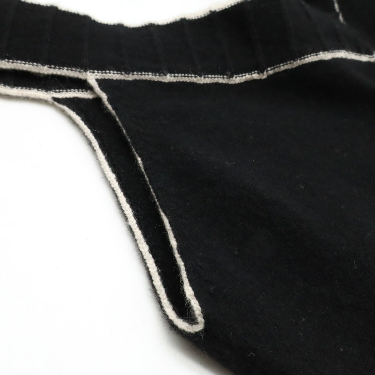 Chanel 100% Cashmere Coco Mark Knit Sleeveless Top 02P