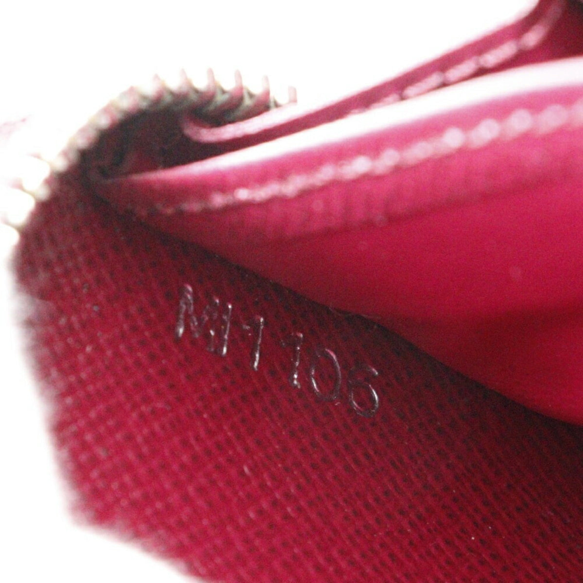 LOUIS VUITTON Zippy wallet