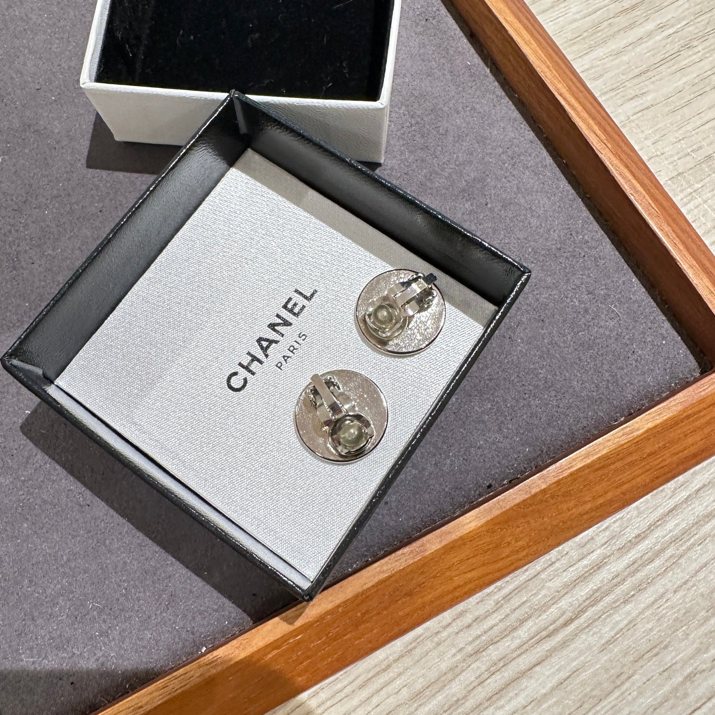 Chanel vintage ear clip