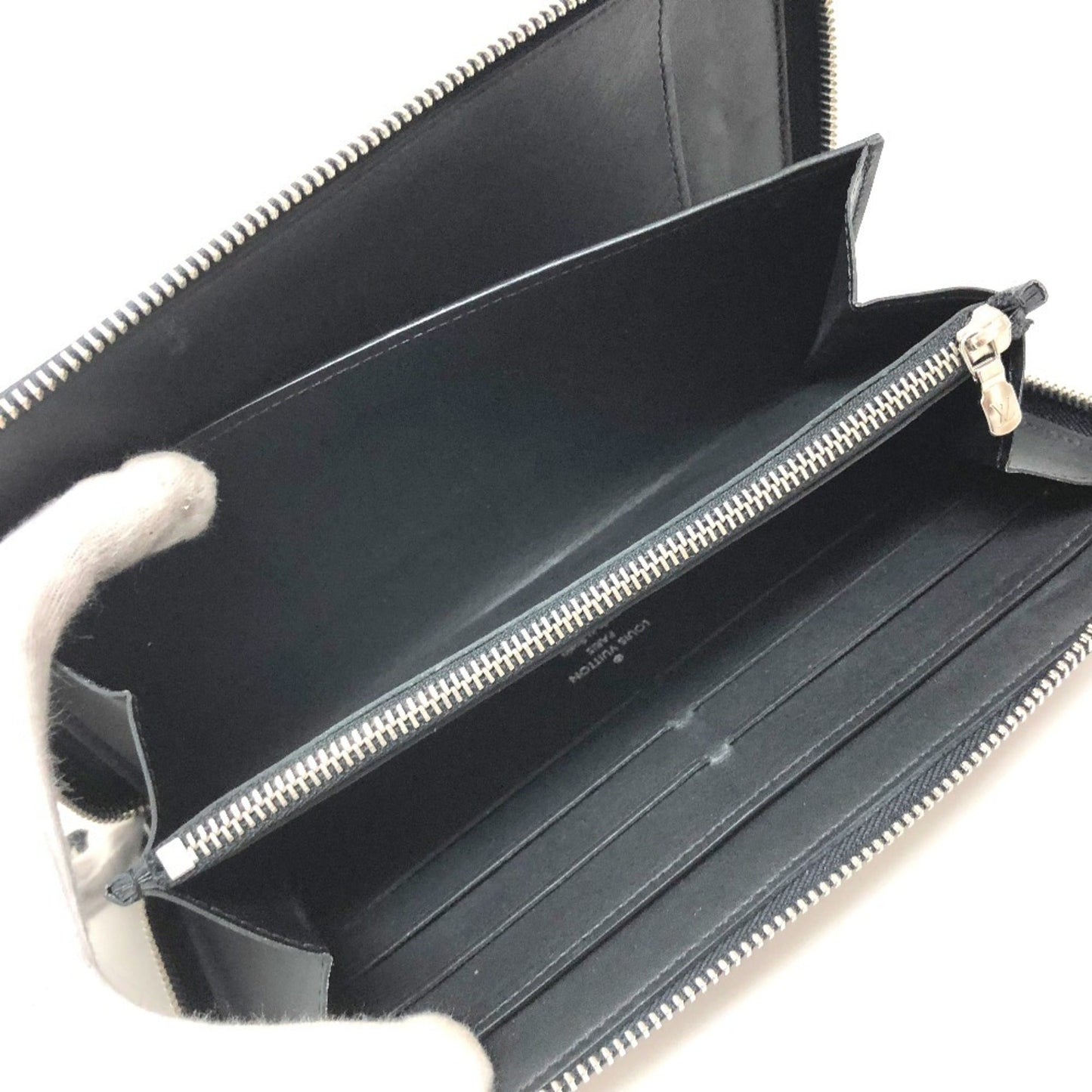 LOUIS VUITTON Zippy Wallet