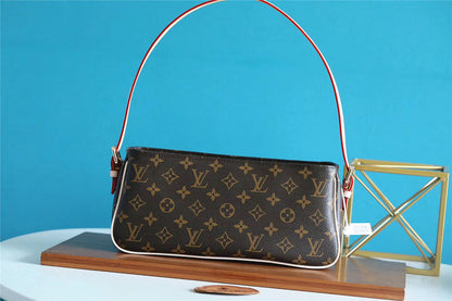 The Franco Shops - Louis Vuittons  - 7706