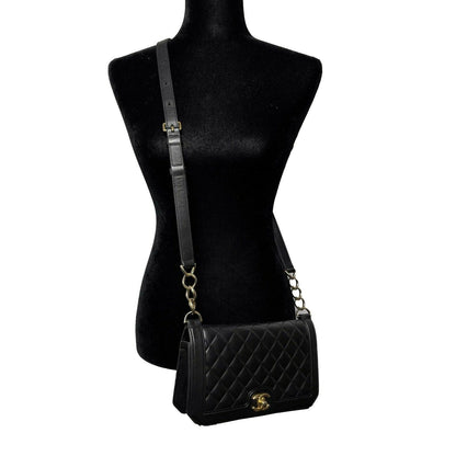 CHANEL - Black Quilted Diamond Flap - CC Calfskin 3 Ring Crossbody