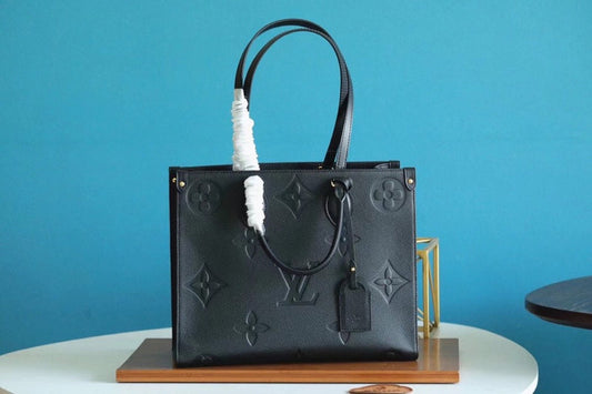 The Franco Shops - Louis Vuittons  - 7635
