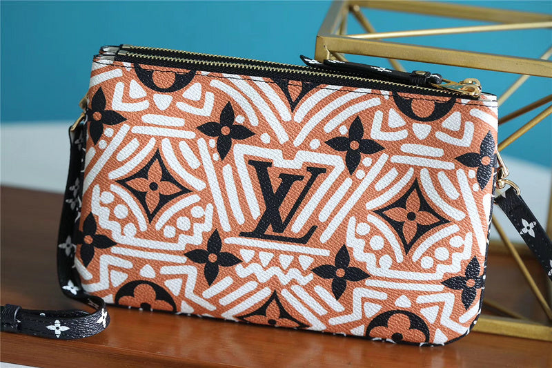 The Franco Shops - Louis Vuittons  - 7723