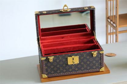 Franco Shops - Louis Vuittons  - 9521