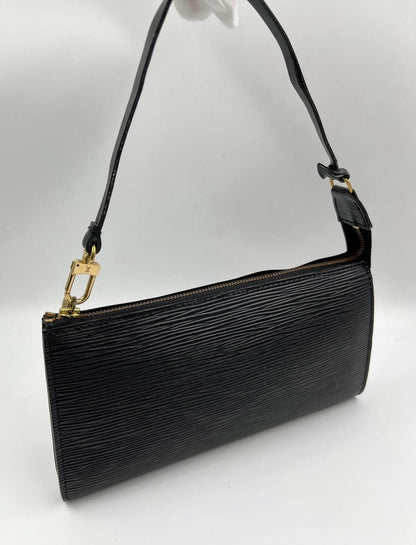 Louis Vuitton Pochette in Epi Leather
