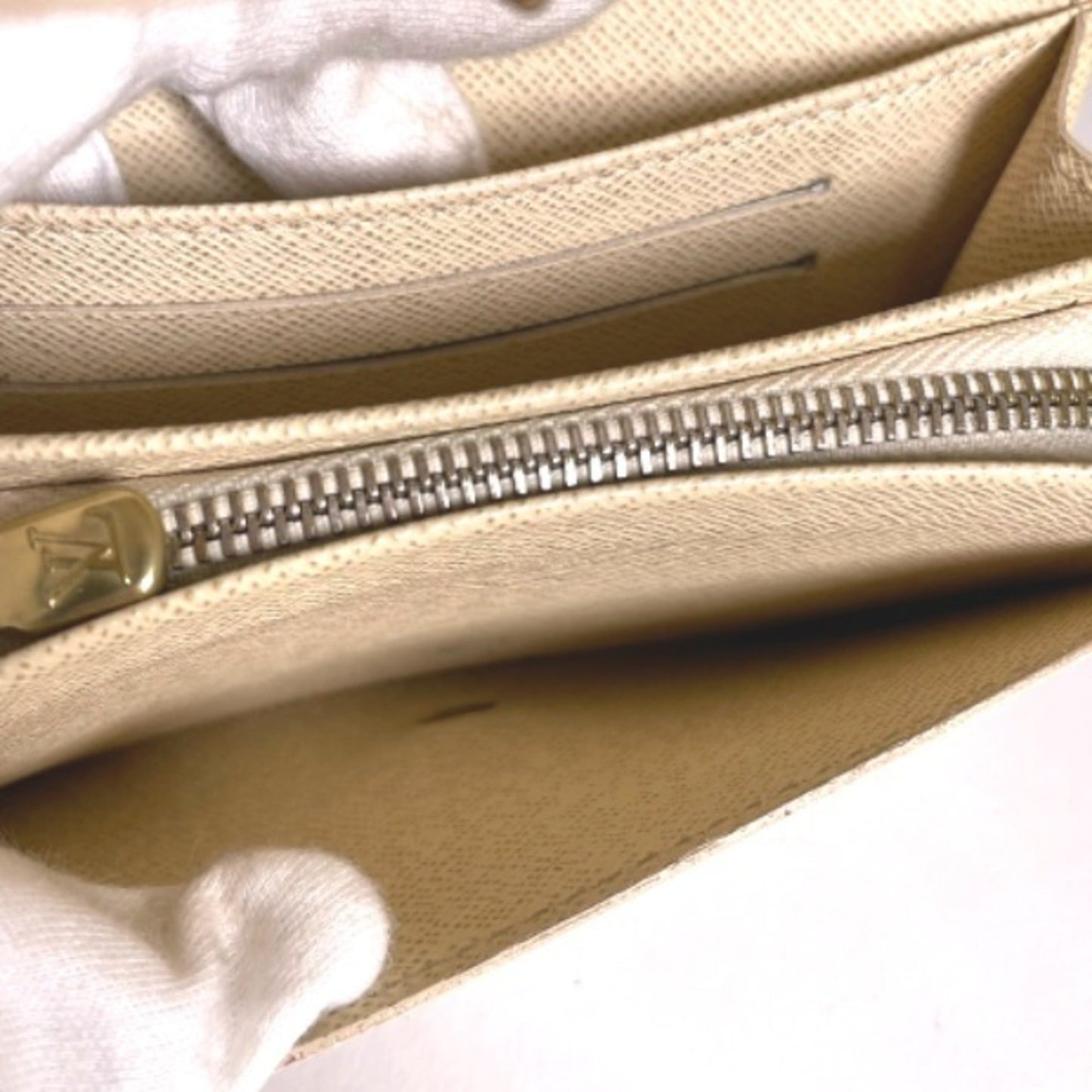 LOUIS VUITTON Zippy Wallet