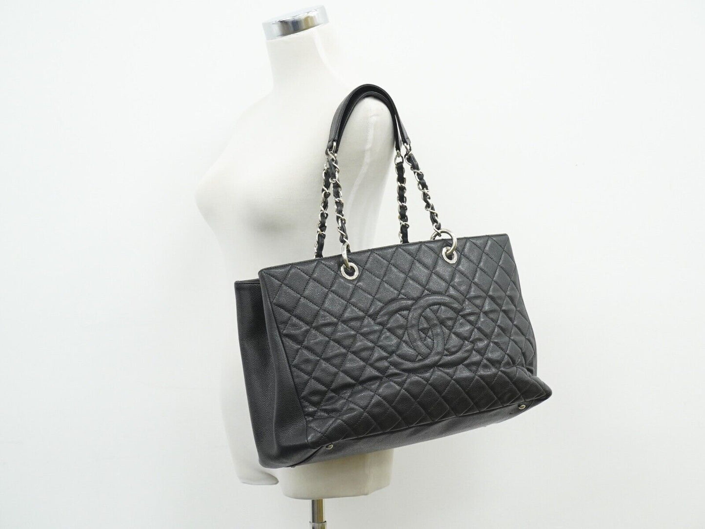 Chanel Shopping