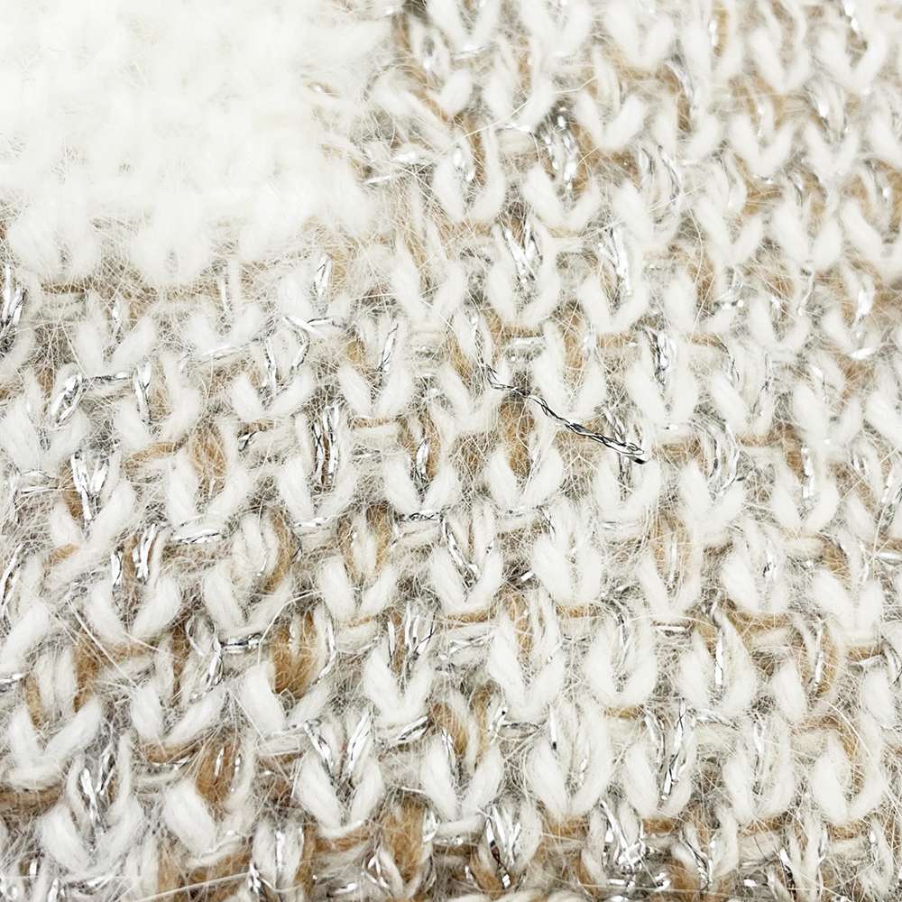 Chanel Scarf White/Beige Angora 80% Wool 10% Cashmere5% Metal Fiber5%