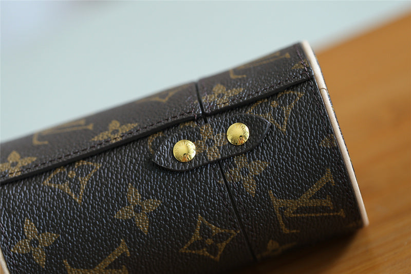 Franco Shops - Louis Vuittons  - 9387