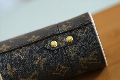 Franco Shops - Louis Vuittons  - 9387