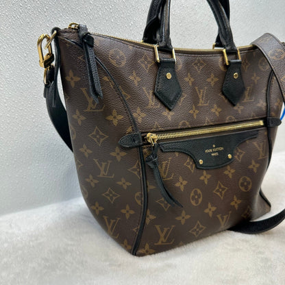 Handbag Designer By Louis Vuitton  Size: Large