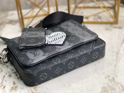 The Franco Shops - Louis Vuittons  - 12122