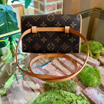 LOUIS VUITTON Flourentine XS Monogram Belt Bag