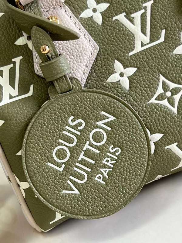 The Franco Shops - Louis Vuittons  - 12043