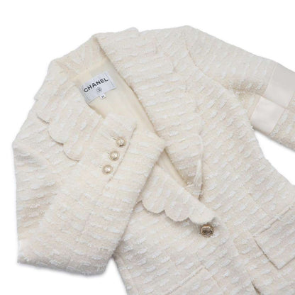 Chanel Scalloped Tweed Jacket Size 34 Beige P65277 Wool 49% Polyamide38% Silk13%
