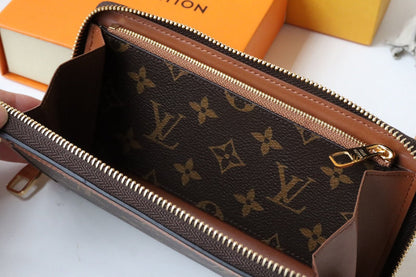 Franco Shops - Louis Vuittons  - 15779