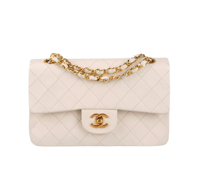 Chanel Medium Vintage White Classic Double Flap Bag in Lambskin with gold hardware