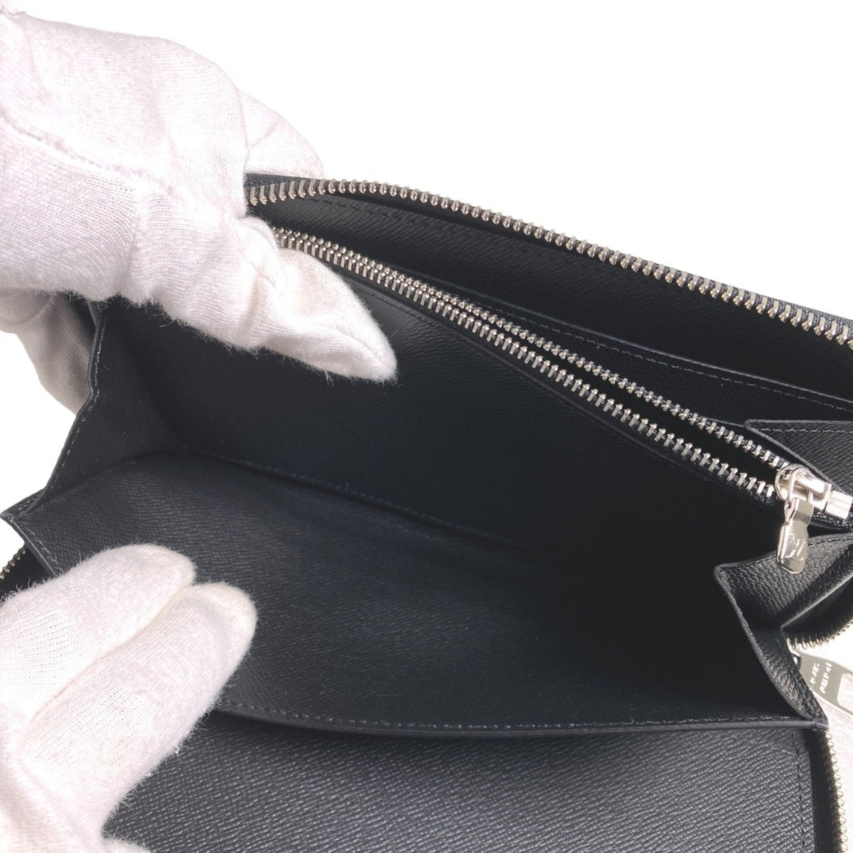 LOUIS VUITTON Zippy organizer Wallet