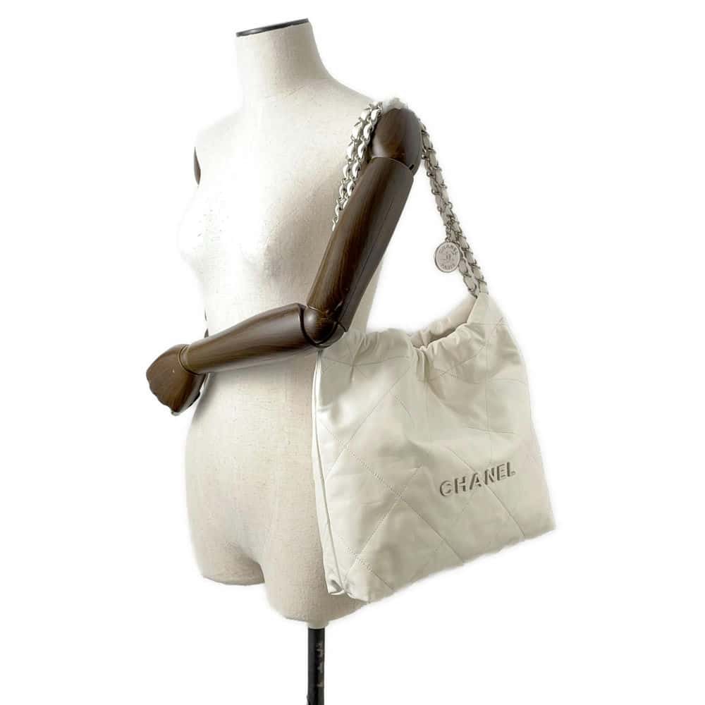 Chanel Chanel22 HandBag White AS3260 Shiny Calf Leather Size Small