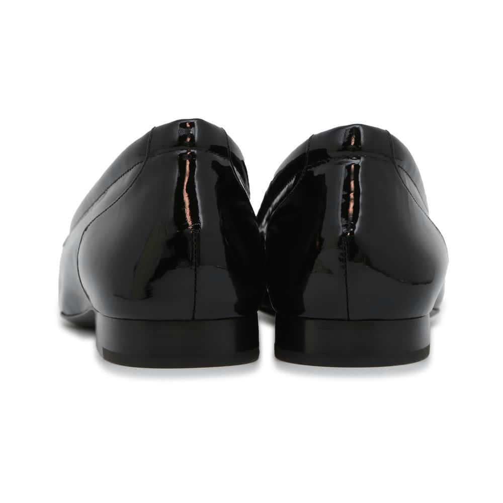 Chanel CC Logo Pointed Toe Pumps Black G45292 Patent Leather Size 39C