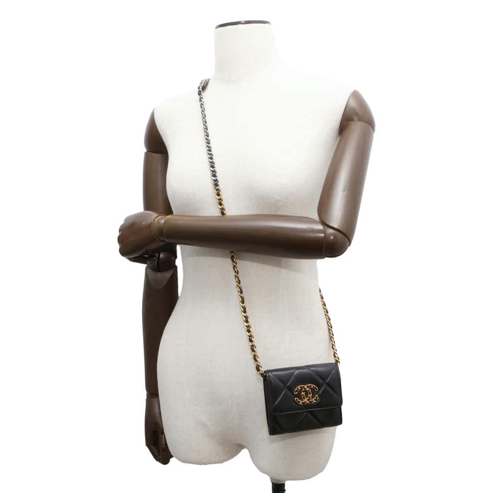 Chanel Chanel19 ChainShoulder Card Case Black AP2409 Lambskin