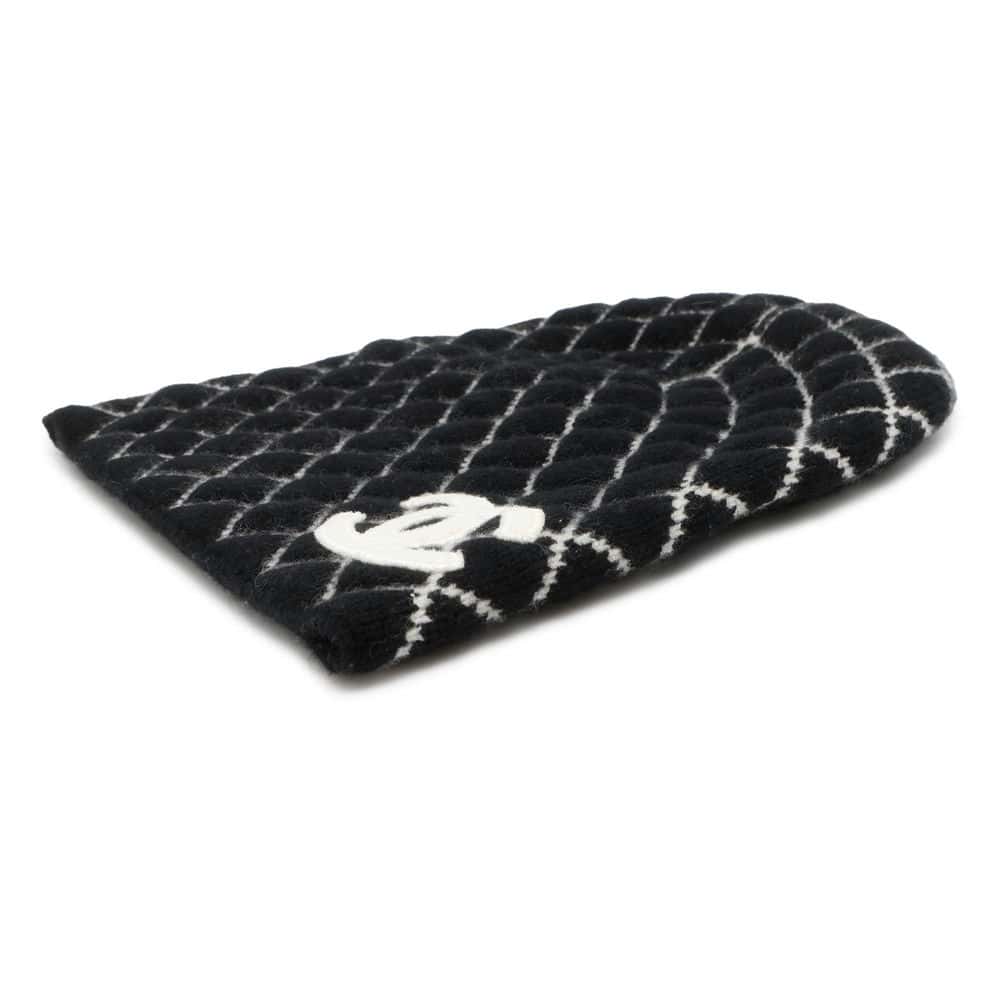 Chanel Matelasse CC Logo KnitHat Black/White Cashmere96% Polyamide4%