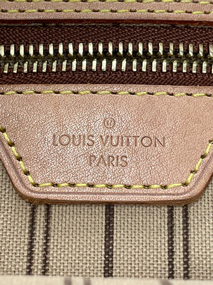 Handbag Luxury Designer By Louis Vuitton  Size: Medium