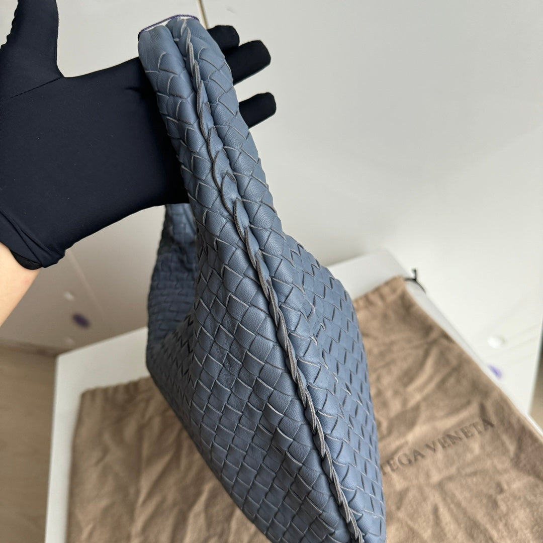 Bottega Veneta Hobo Bag Lambskin leather Greyish Misty Blue Medium 40cm
