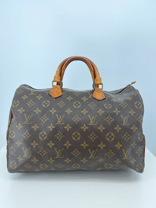 Handbag Luxury Designer By Louis Vuitton  Size: Medium