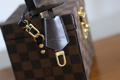 Franco Shops - Louis Vuittons  - 9344